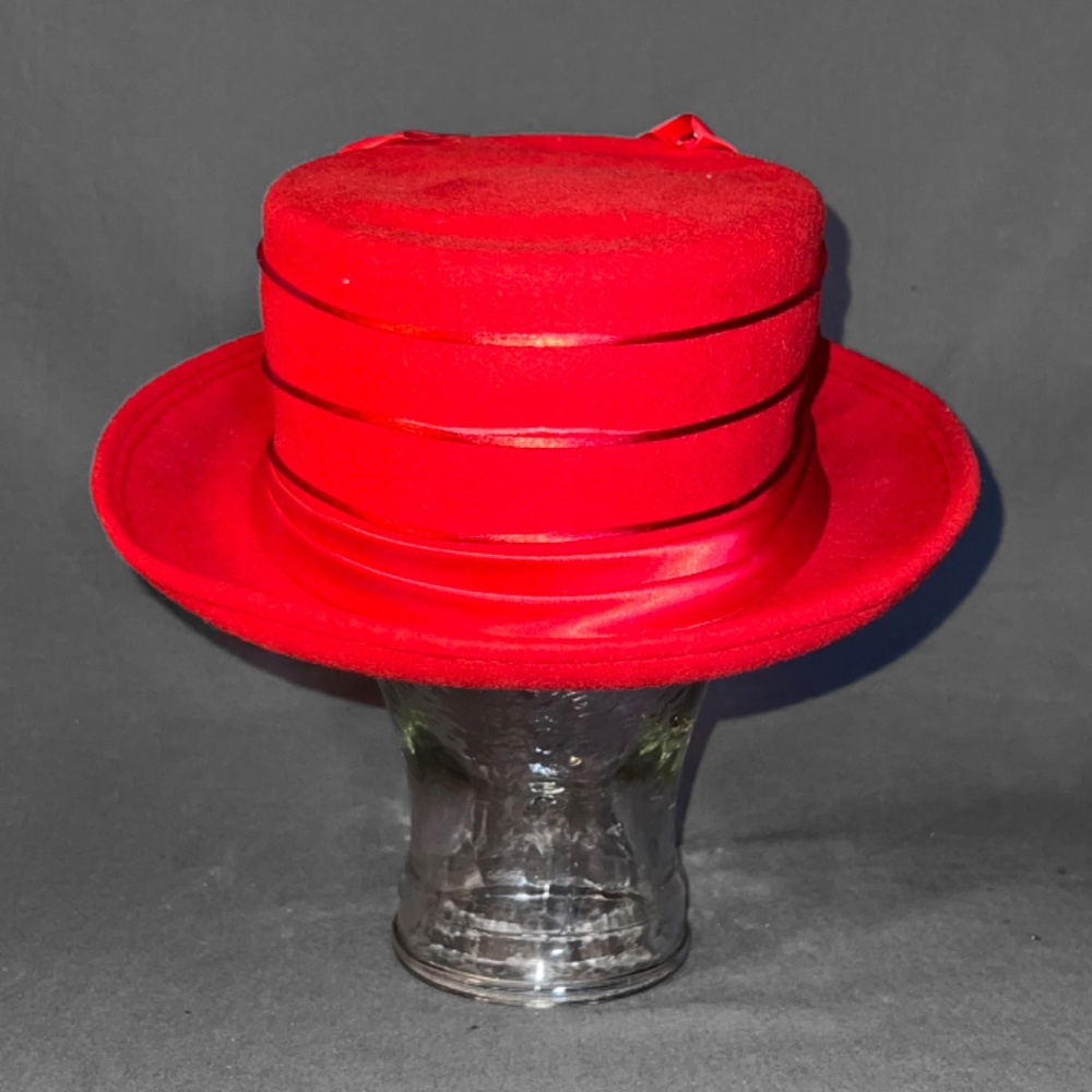Reversible Red Hat - Picture 6 of 10